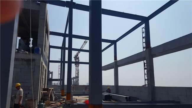 鋼結(jié)構(gòu)廠房建單層還是雙層好？